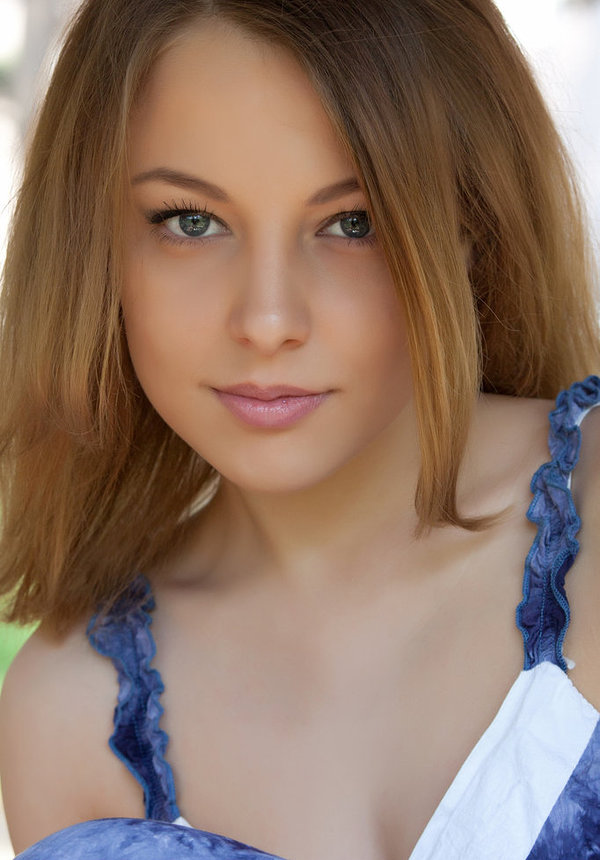 Арина, 18 лет, 0 размер груди